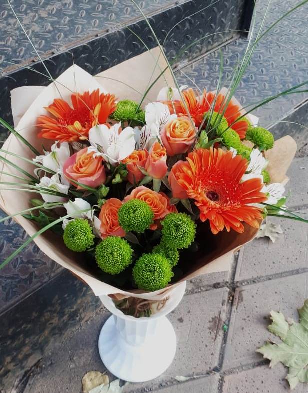 Букет цветов из: Герберы, Хризантемы, Альстромерии и Розы в Каа-Хеме