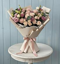 Букет цветов из:  Розы и Лизиантусы в Каа-Хеме