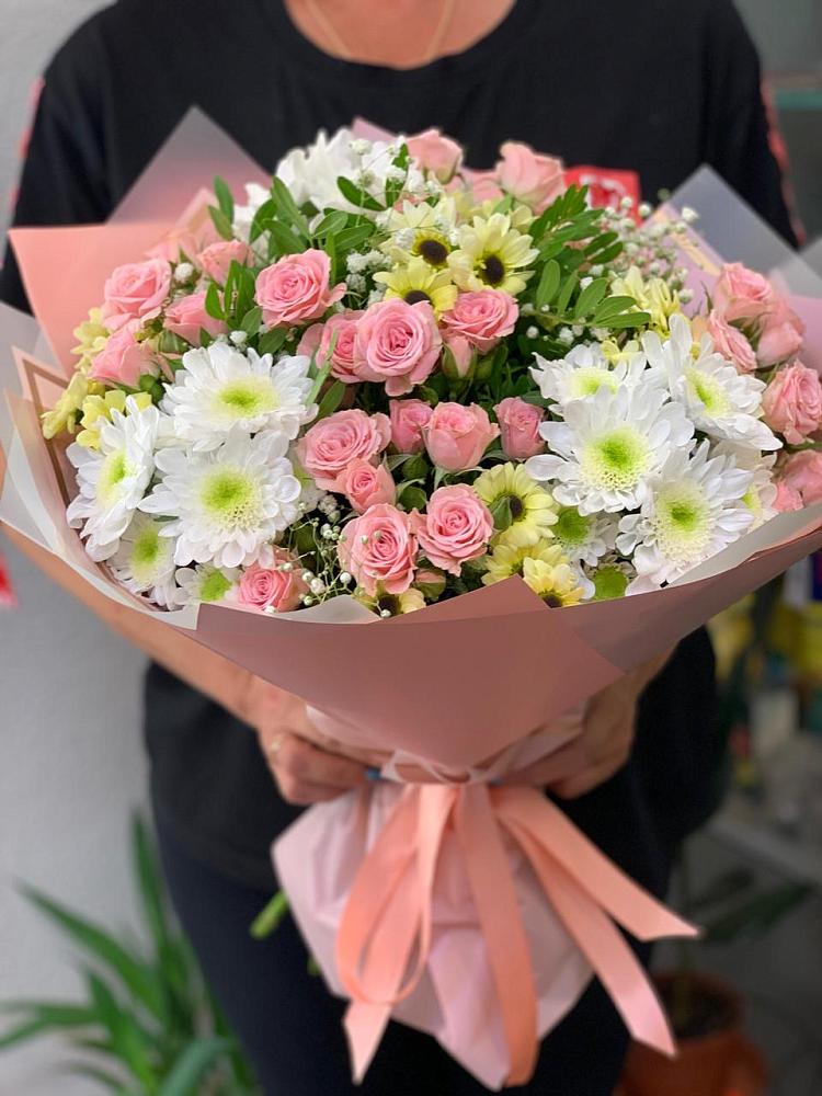 Букет цветов из: Розы и Хризантемы в Каа-Хеме