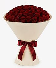 Букет 101 Бордовая роза Блэк Бакарра в Каа-Хеме