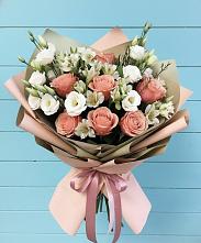 Букет цветов из:  Розы, Альстромерии и Лизиантусы в Каа-Хеме