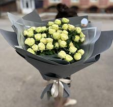 Букет Белые кустовые розы Солинеро в Каа-Хеме