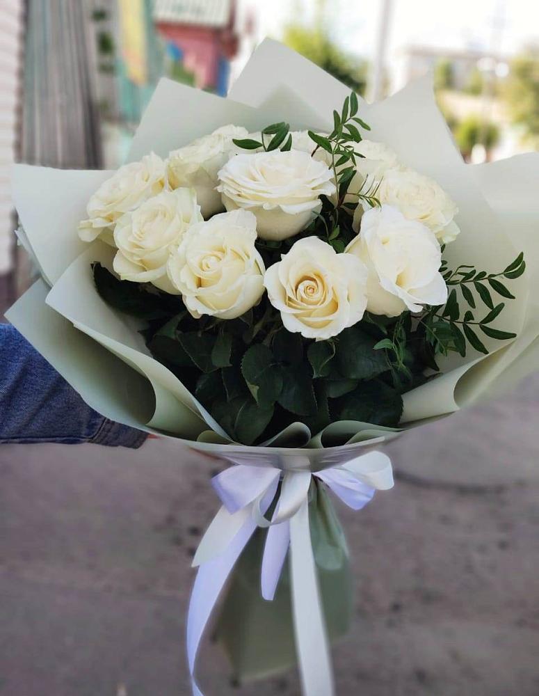 Букет Белые розы Проуд в Каа-Хеме