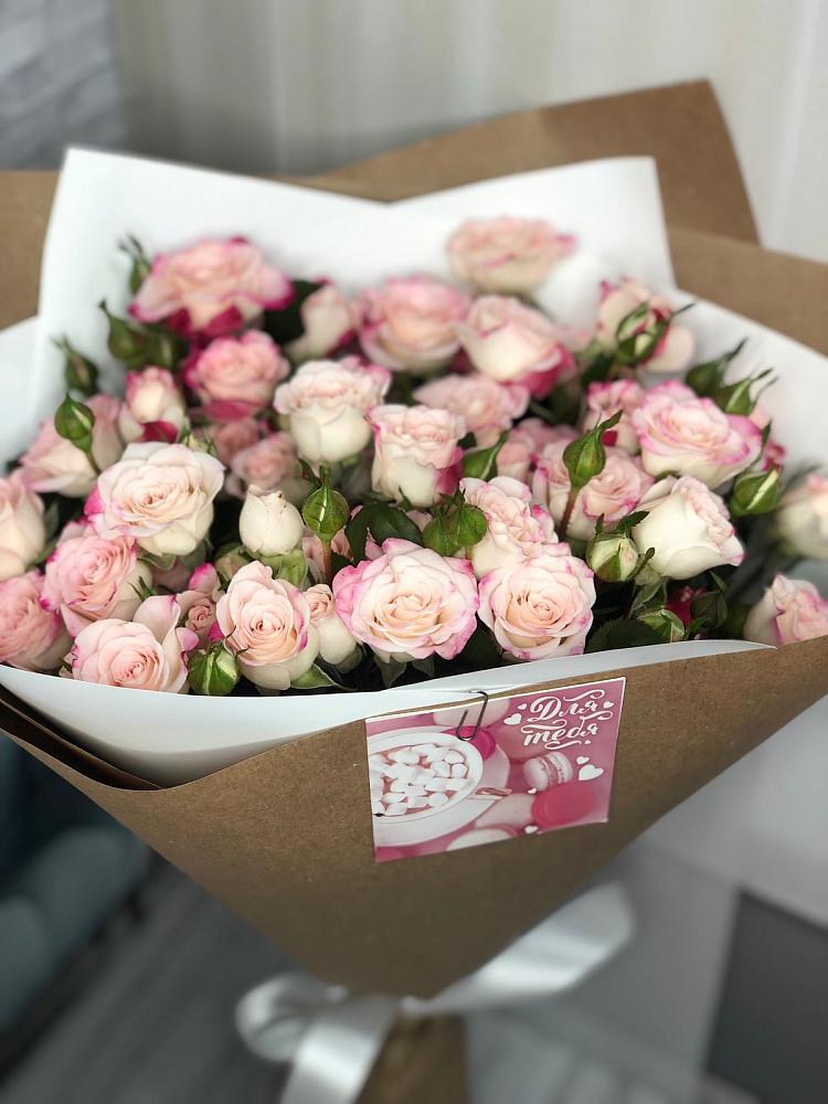 Букет цветов из: Розы в Каа-Хеме