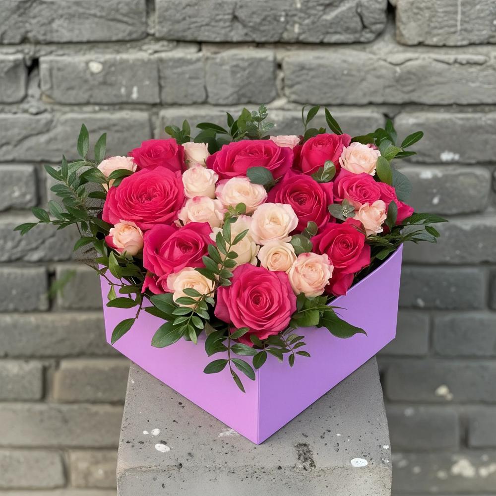 Цветочная композиция из Розы в коробке в Каа-Хеме