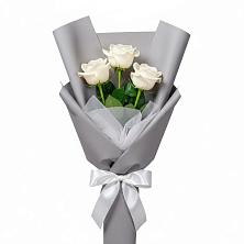 Букет 3 белые розы в Каа-Хеме