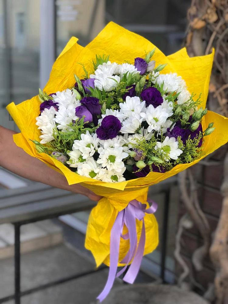 Букет цветов из: Ирисы, Хризантемы и Ромашки в Каа-Хеме