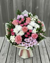 Букет цветов из:  Альстромерии, Гвоздики, Розы и Хризантемы в Каа-Хеме