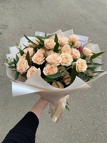 Букет Кремовые розы Латте в Каа-Хеме