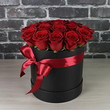 Цветочная композиция из Розы в шляпной коробке в Каа-Хеме