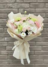 Букет цветов из:  Гвоздики, Розы, Лизиантусы и Хризантемы в Каа-Хеме