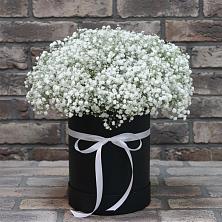 Цветочная композиция из Гипсофила в шляпной коробке в Каа-Хеме