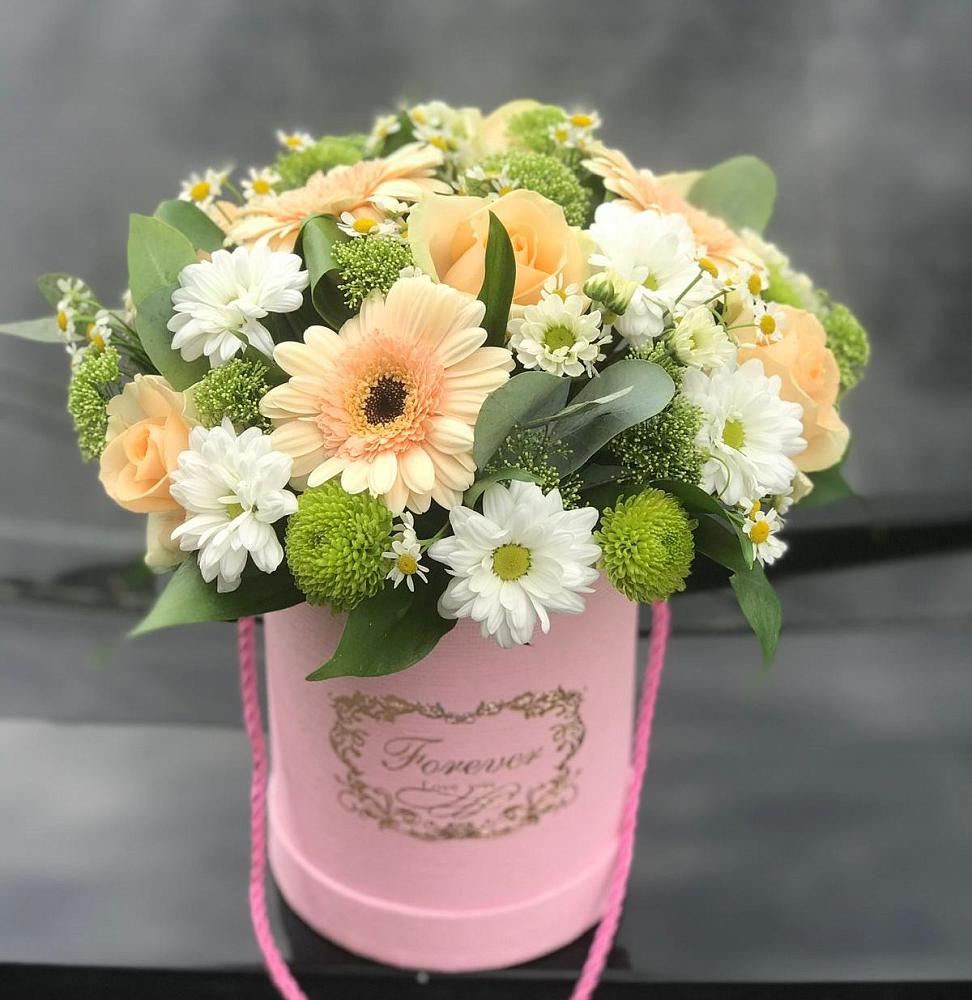 Цветочная композиция из Розы, Герберы и Хризантемы в шляпной коробке в Каа-Хеме