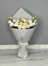 Букет цветов из:  Розы и Лизиантусы в Каа-Хеме